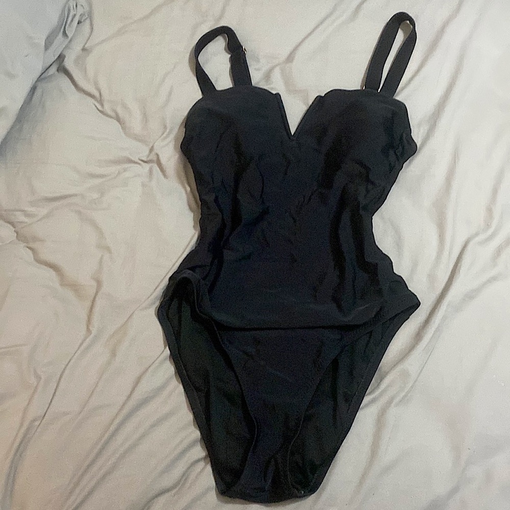 Black, subtle cheeky, fancy, Medium One Piece Swimsuit